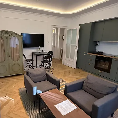 Szip Cathy Castle דירה